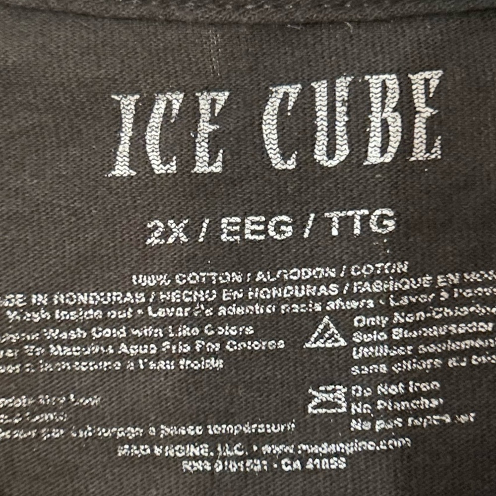 Black T shirt - Picture 3 of 3